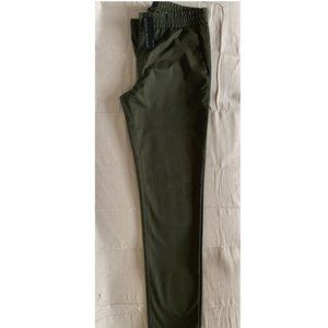 Banana Republic Core Temp Chino- Army Green; Men's 32x34